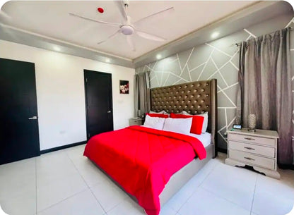 Chic Stay @ the Genesis